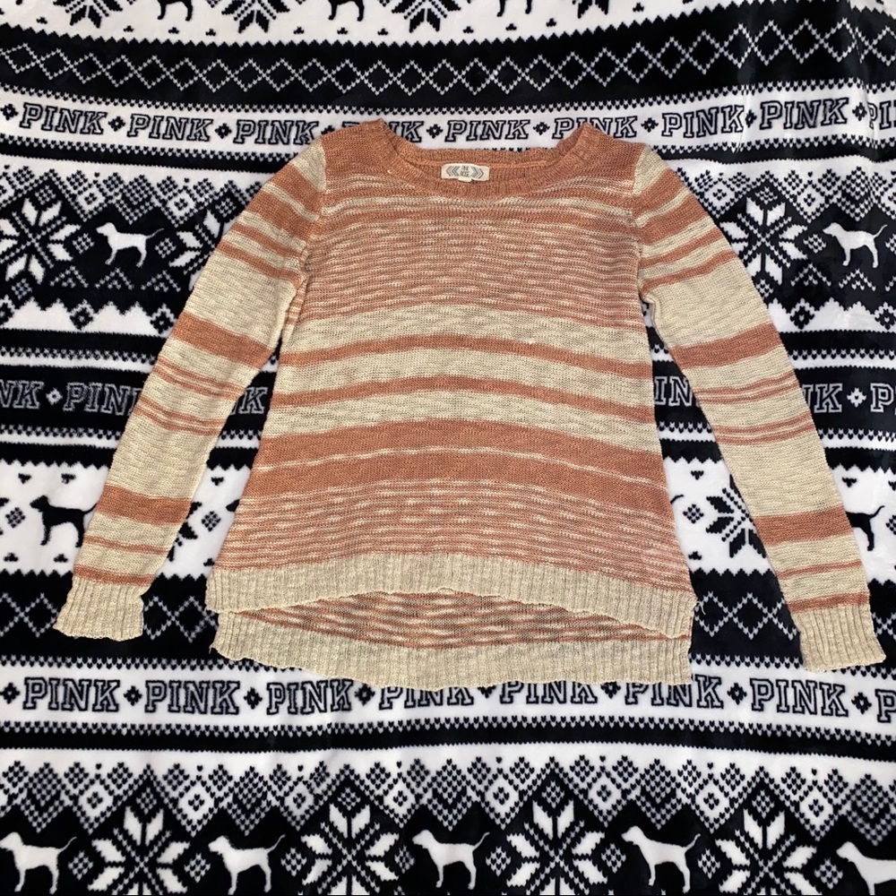 Cute brown-pink with beige sweater